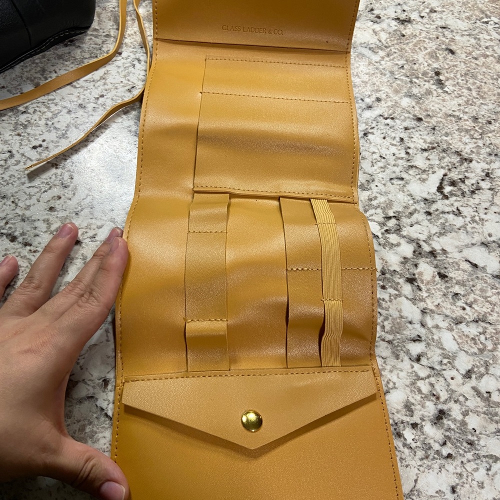 Makeup Case - Picture 2 of 6